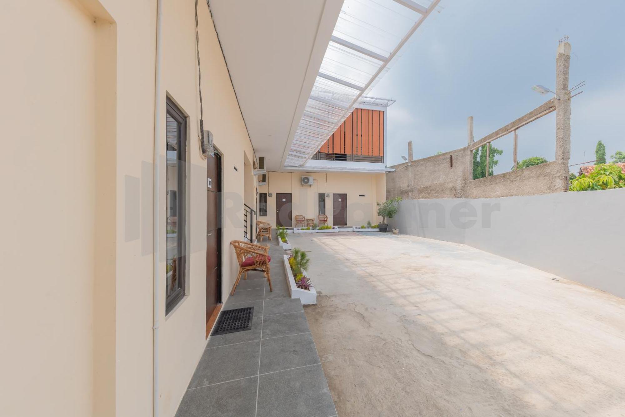 Rumah Panda Guesthouse Redpartner Tangkil  Exteriör bild