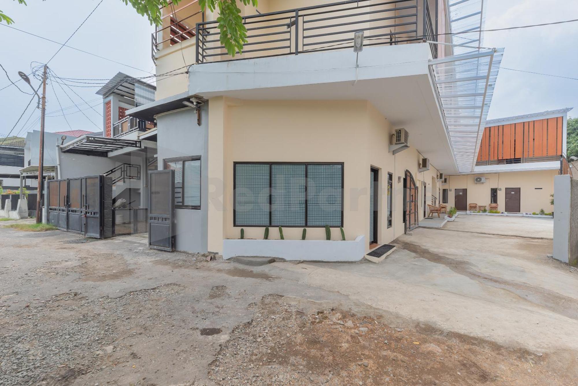 Rumah Panda Guesthouse Redpartner Tangkil  Exteriör bild